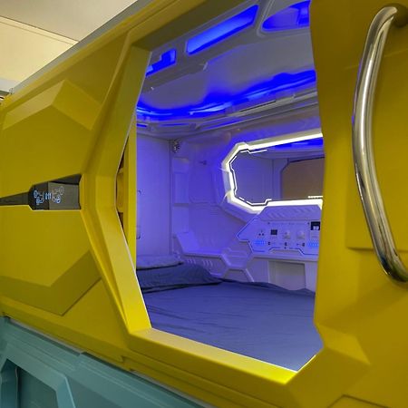 Pelangi Capsule Hostel 新山 外观 照片