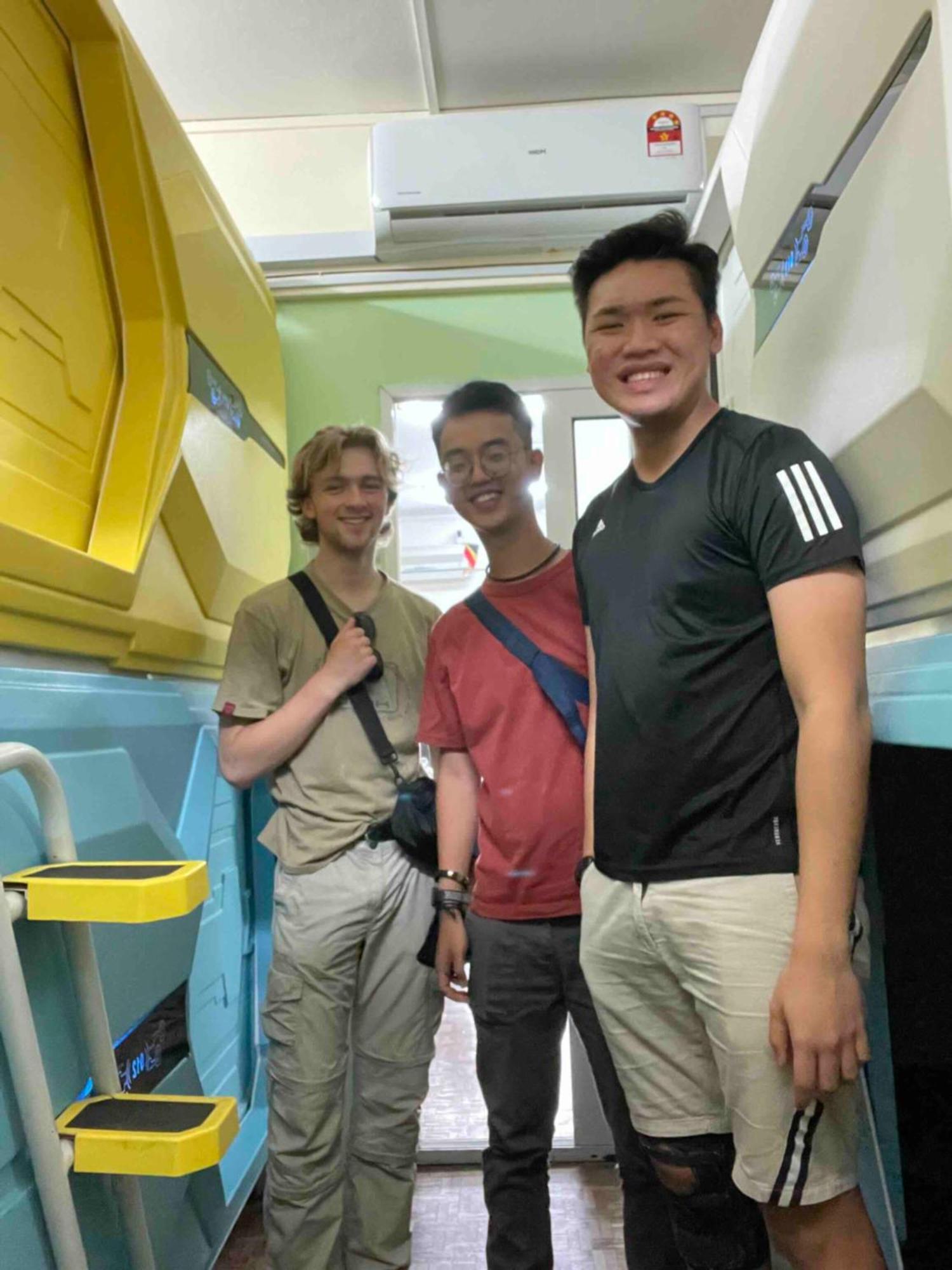Pelangi Capsule Hostel 新山 外观 照片
