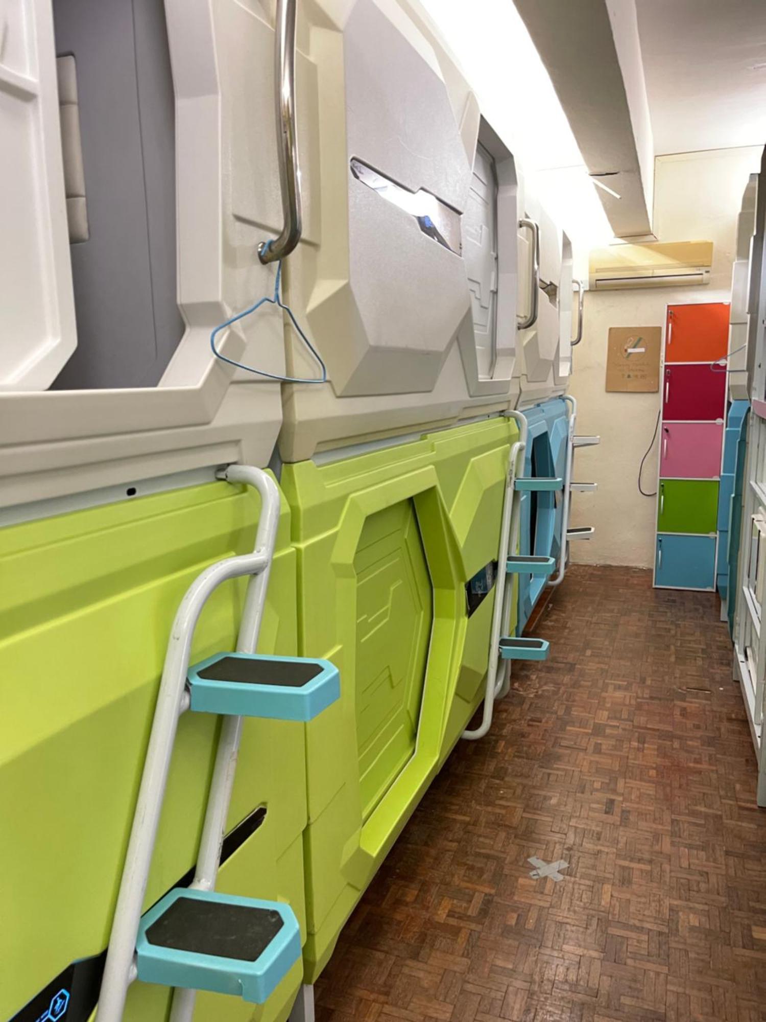 Pelangi Capsule Hostel 新山 外观 照片