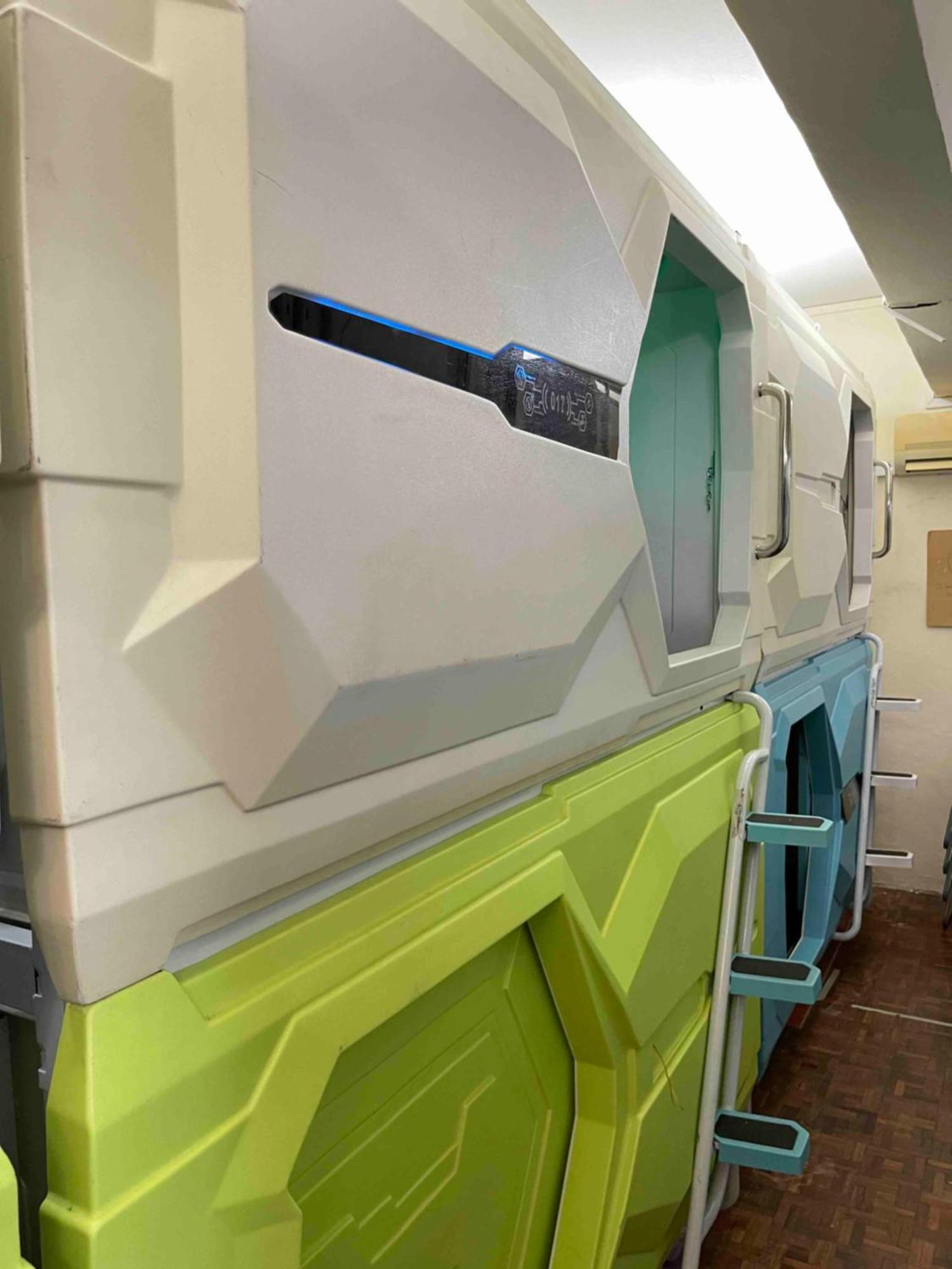 Pelangi Capsule Hostel 新山 外观 照片